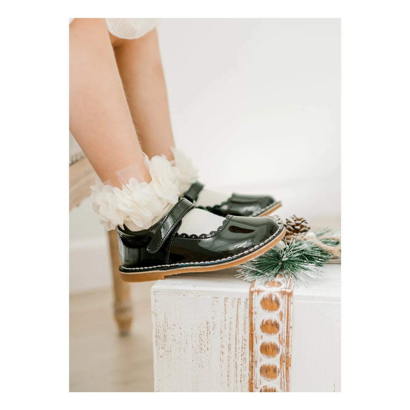 Blk Patent Caitlin Scalloped Mary Jane