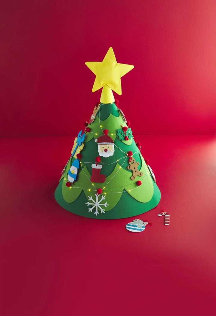 Decorate My First Christmas Tree